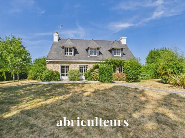 Spacieuse maison familiale de 160 m² sur parc arboré de 2 110 m² en vente – Quartier recherché du Teninio à Vannes (56000) — photo du bien