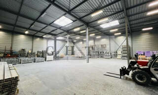Local industriel  960 m² à louer à Chelles (77500)