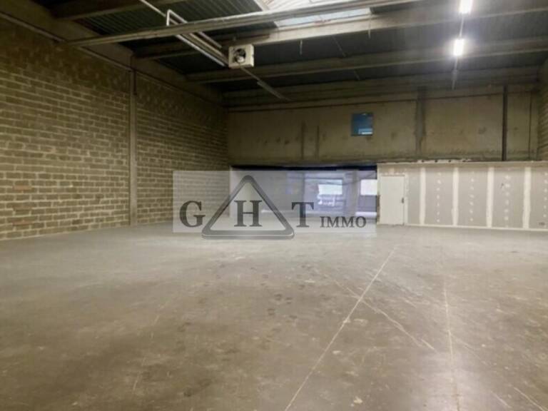 Entrepôt Bureaux A louer Gennevilliers — photo 1