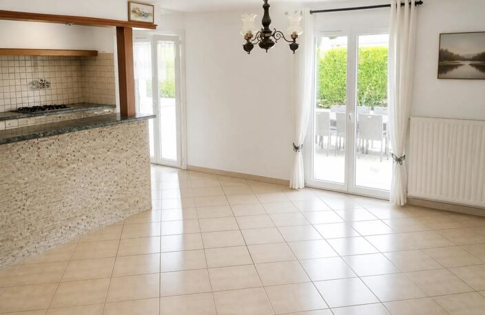 Maison de 5 pièces de 105m² situé à Azé — photo 4