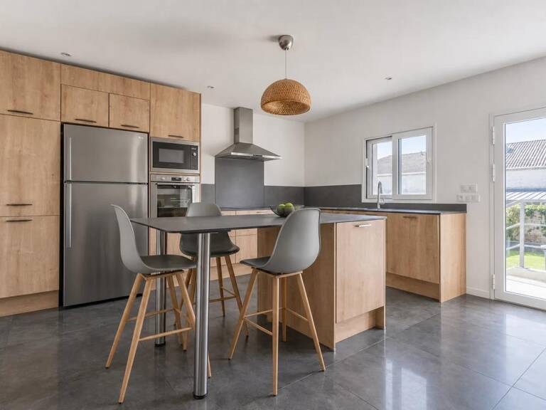 Maison familiale 7 pièces de 250 m² au Mesnil-Saint-Denis avec studio indépendant — photo 1