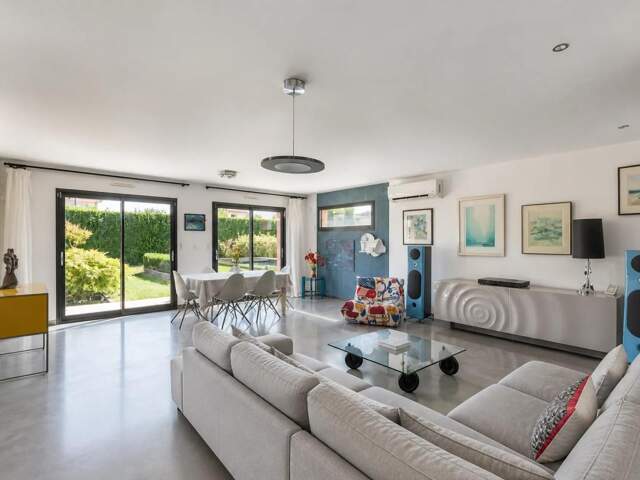 Maison de 6 pièces de 160 m² à Mions — photo du bien