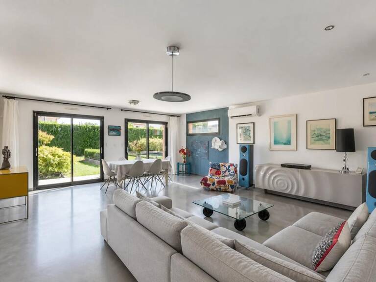 Maison de 6 pièces de 160 m² à Mions — photo 1