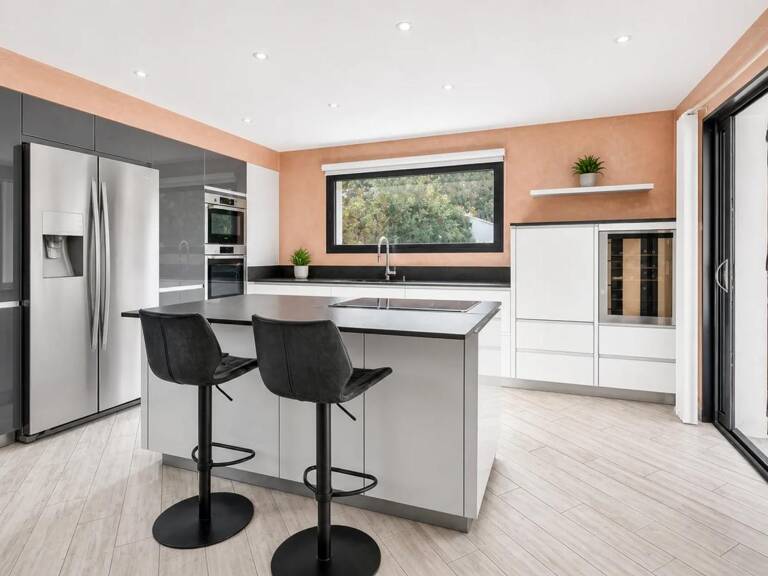 Maison de 7 pièces de 186 m² avec piscine à Saint-Victoret — photo 1