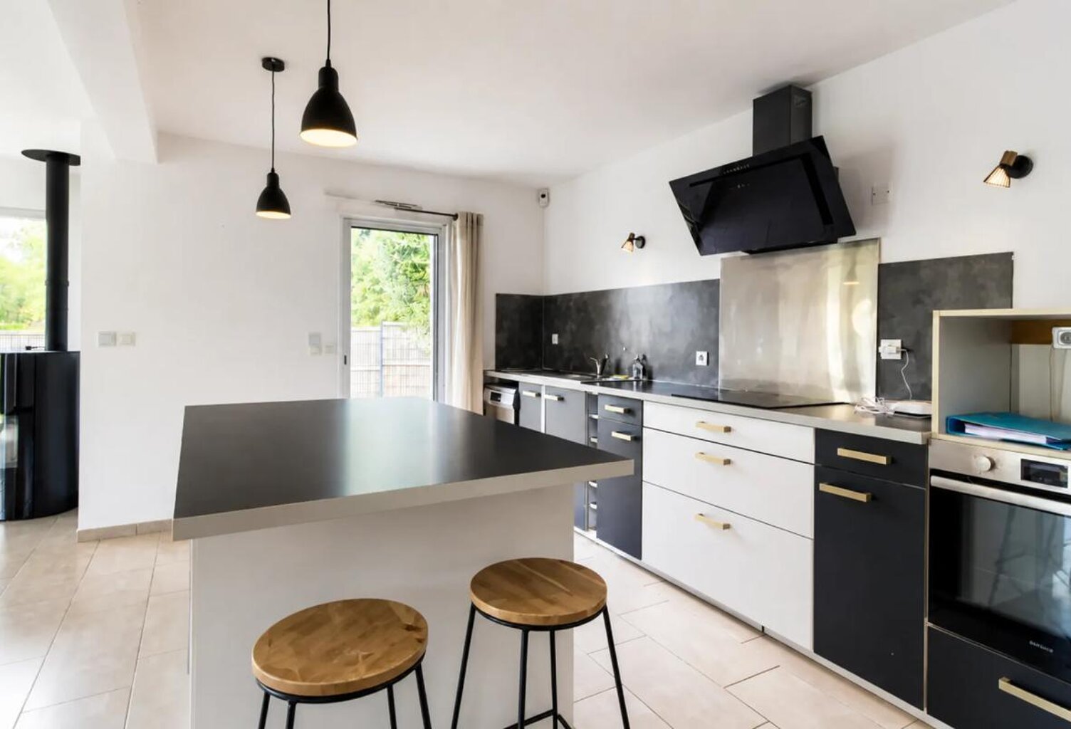 Maison contemporaine avec vie de plain-pied – Le Poteau — photo 1