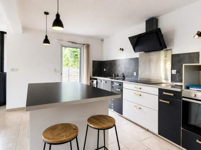 Maison contemporaine avec vie de plain-pied – Le Poteau — photo du bien