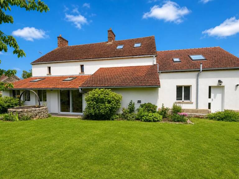 Maison de 6 pièces de 196 m² à Aubepierre-Ozouer-le-Repos — photo 1