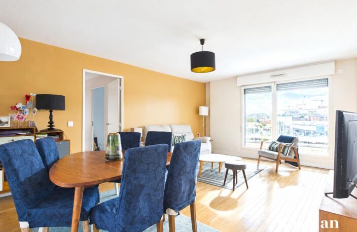 SAINT-OUEN-SUR-SEINE — 90 M² — 3 CHAMBRES — BALCON — MÉTRO LIGNES 13 & 14 À 500 M — photo 3