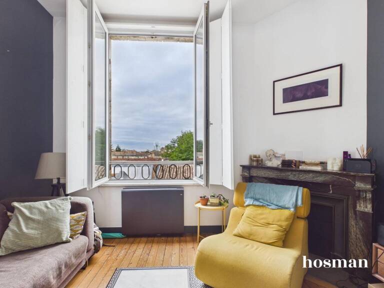 Appartement T2 baigné de lumière, cave - Rue Croix-de-Seguey - Bordeaux — photo 1