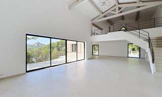 Maison 8 Pièces 257 m² à vendre à Évenos (83330)