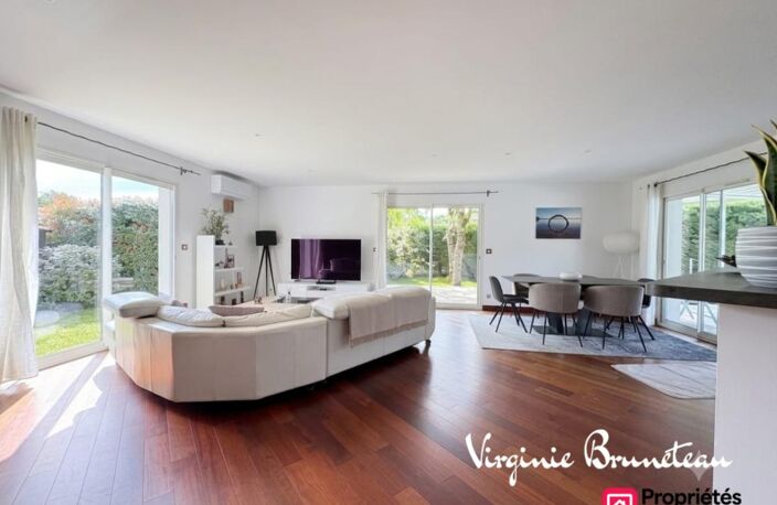 MAISON DE PLAIN-PIED  116 m²  3 CHAMBRES ?PISCINE — photo 2