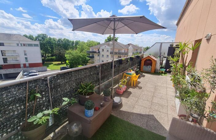 Appartement F3 2 chambres en duplex avec terrasse — photo 5