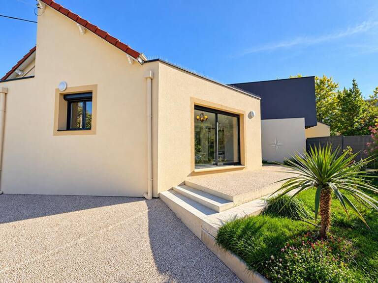 MANTES-LA-VILLE - MAISON RÉNOVÉE - 110 M² - 4 CHAMBRES - DPE A - TERRAIN DE 586 M² — photo 1