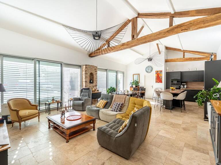 Maison Pierres Dorées entièrement rénovée avec matériaux de qualité — photo 1