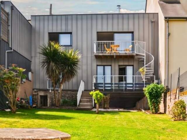 Maison 4 pièces avec accès direct sur la Mayenne — photo du bien