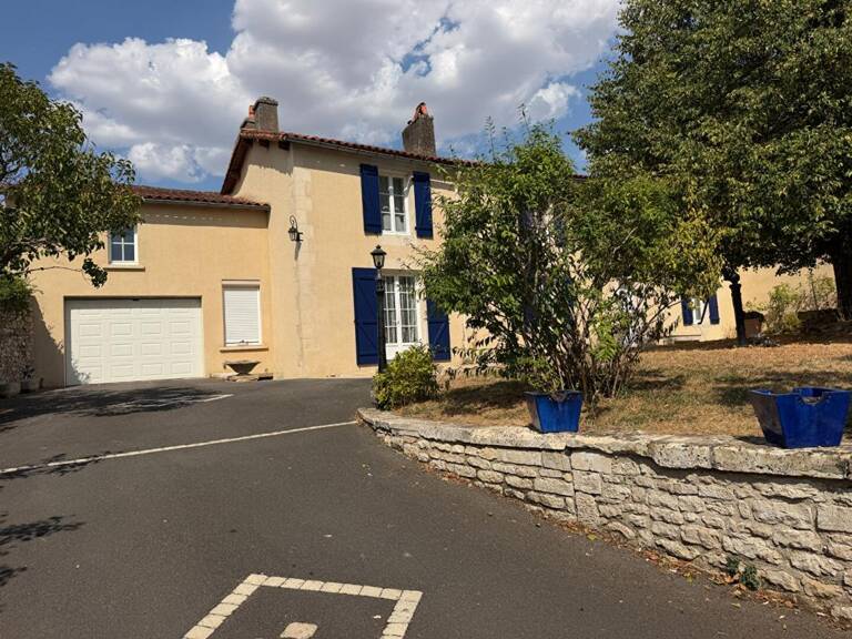 Maison Nanteuil 6 pièce(s) 161m2 — photo 1