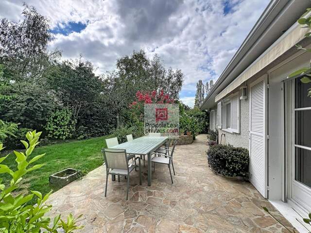 Maison 5 chambres, 2 garages — photo du bien
