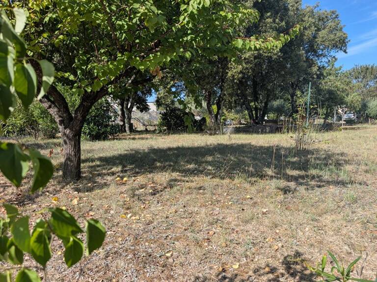 Terrain Sardan 681 m2 — photo 1