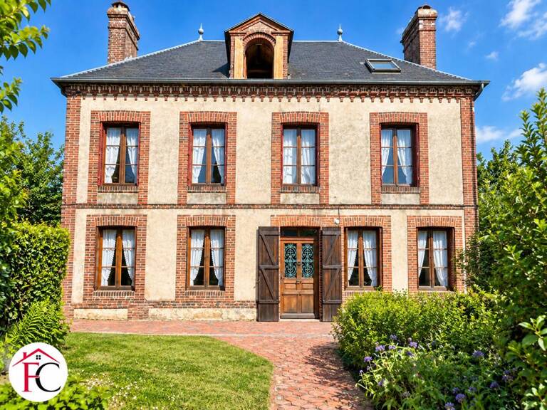 Maison familiale 150 m²  5 chambres Jardin 450 m² Bourg avec commerces à 8 km de L'Aigle — photo 1