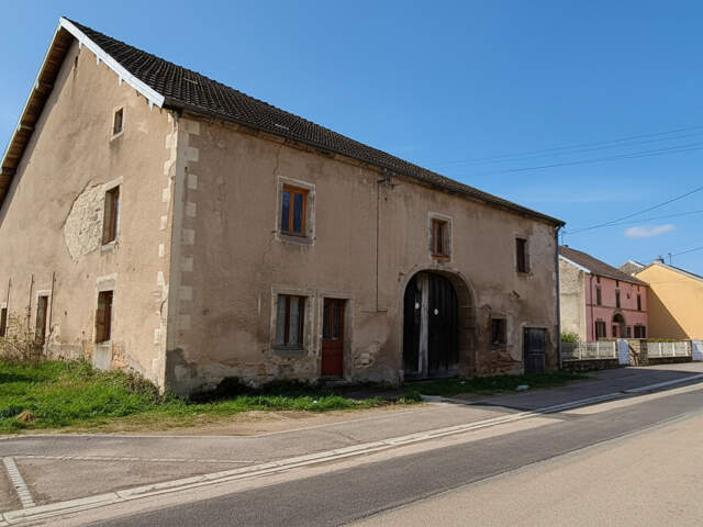 Corps de ferme 200m2  4 pièces et annexe  70300 Baudoncourt — photo du bien