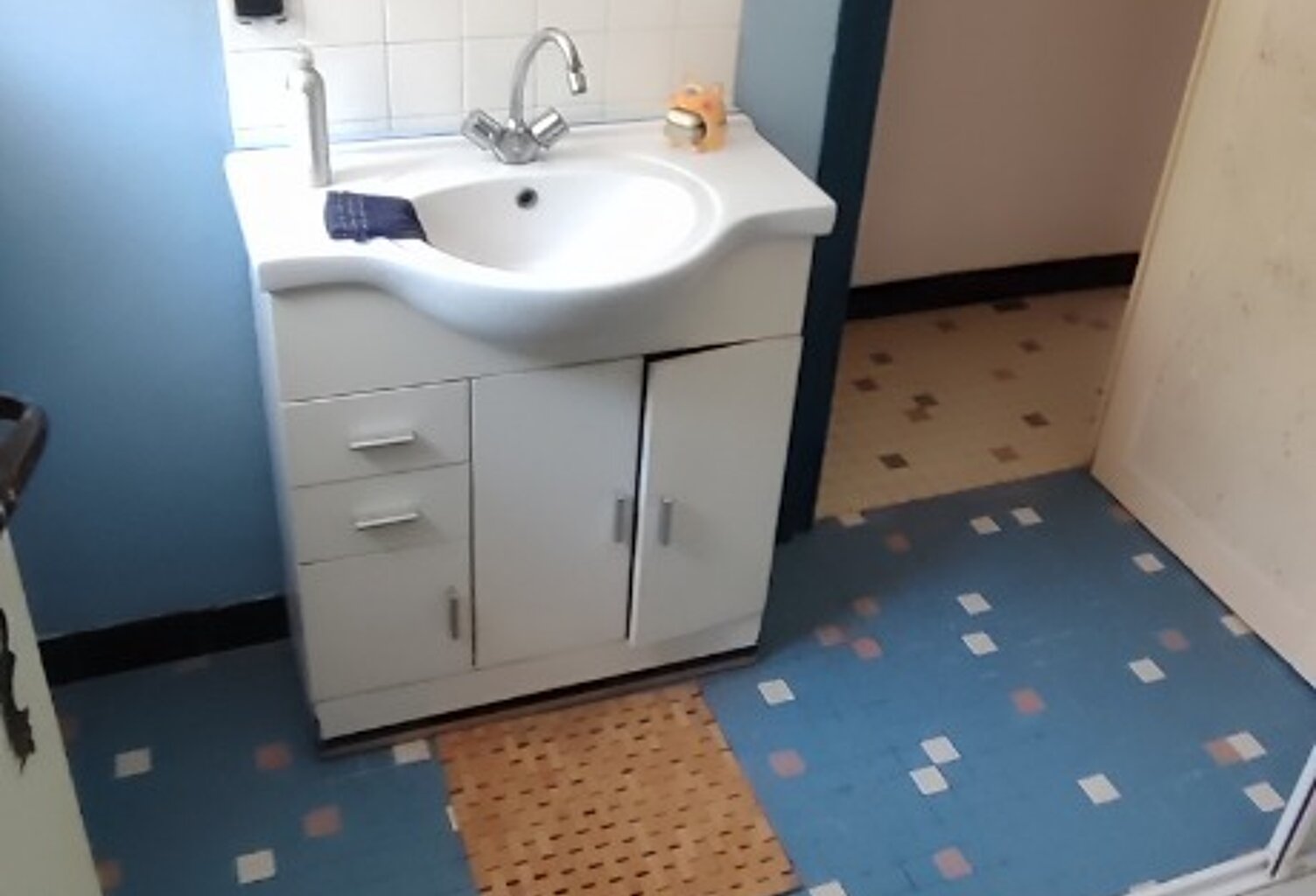 MAISON EN PIERRE DE 127 M² SH, 4 CHAMBRES SUR 1 857M² ENVIRON AVEC VUE DÉGAGÉE ET A 5 MN DU CENTRE VILLE — photo 1