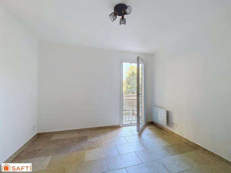 BANDOL  Studio rénové de plus de 17 m² avec parking et grande cave — photo 1