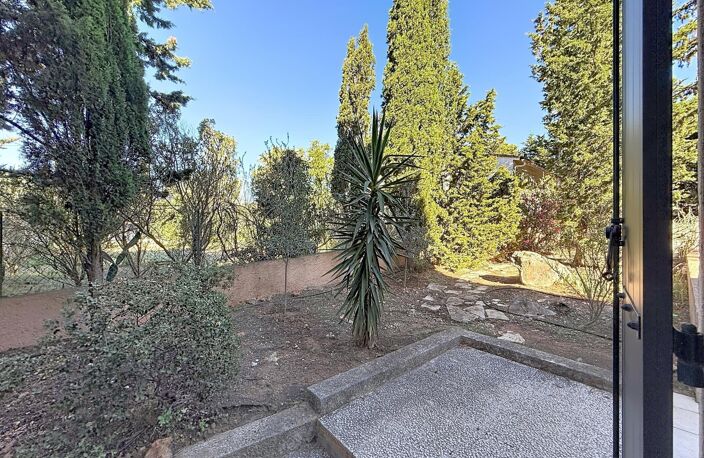 BANDOL  Studio rénové de plus de 17 m² avec parking et grande cave — photo 4