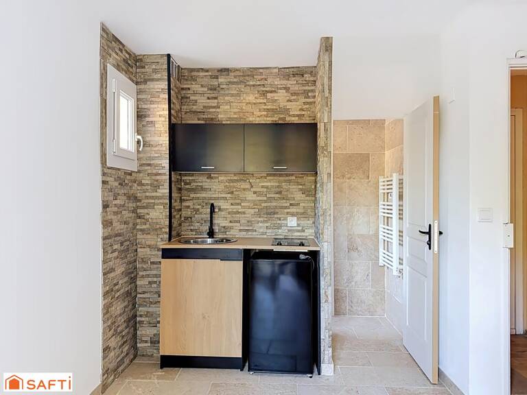 BANDOL  Studio rénové de plus de 17 m² avec parking et grande cave — photo 1