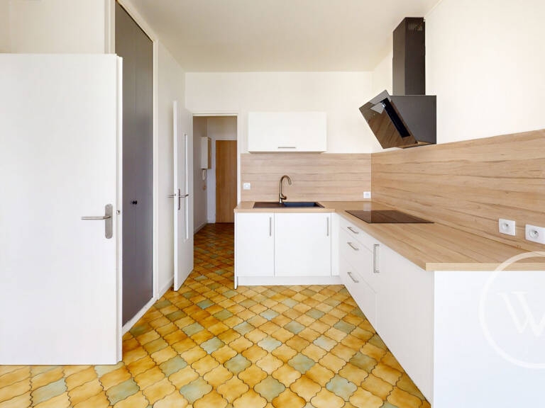 T1 de 32,72 m² avec ascenseur - Secteur gare & CV — photo 1