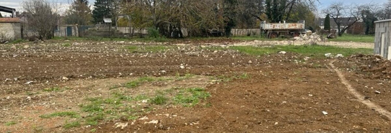 Terrain  759 m² à vendre à Les Villages Vovéens (28150)