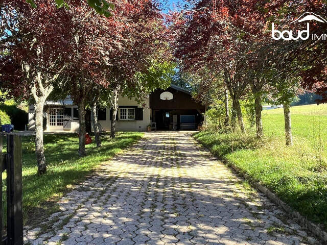 Propriété avec grand terrain arboré — photo du bien