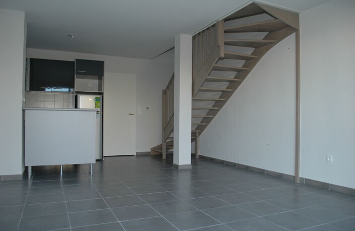 Location maison 3 pièces 69 m² à Castelginest (31780) — photo 2