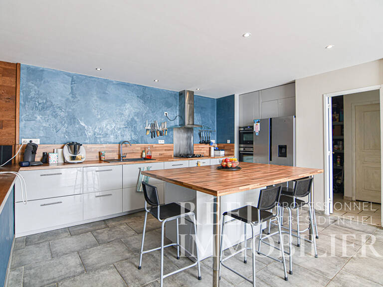 Grande maison de ville de 291 m² avec jardin et terrasse panoramique — photo 1