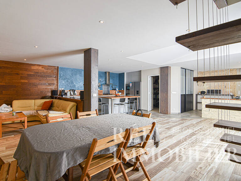 Grande maison de ville de 291 m² avec jardin et terrasse panoramique — photo 1
