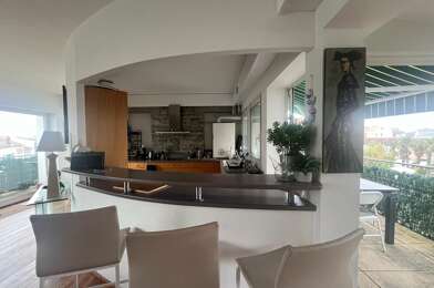 Appartement 4 pièces 905 €