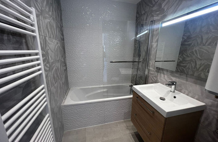 --NOUVEAUTÉ-- MAISON DE VILLE T4  - ST GENIS LAVAL — photo 5