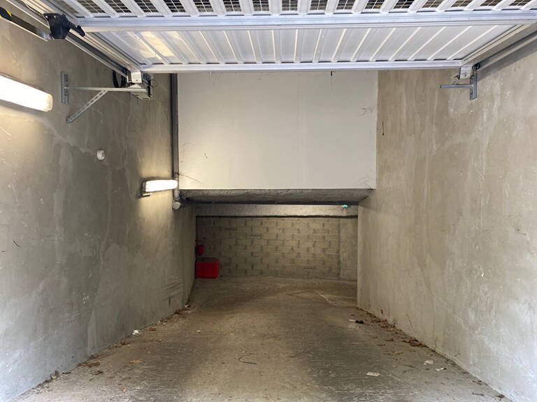 LYON 3ème - EMPLACEMENT DE PARKING PRIVATIF - SECTEUR MAISONS NEUVES — photo 1