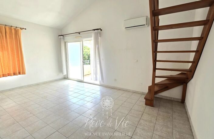 APPARTEMENT 5 PIÈCES LE LAVANDOU CENTRE — photo 2