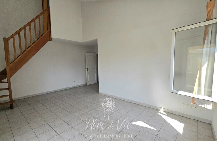 APPARTEMENT 5 PIÈCES LE LAVANDOU CENTRE — photo 3