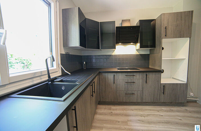 Appartement Bois Guillaume 3 pièce(s) 69,96 m2 + 2 parkings + balcon + cave — photo 2