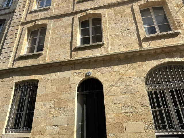 STUDIO BORDEAUX CENTRE — photo du bien
