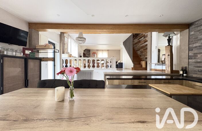 Vente Maison/villa 8 pièces — photo 2