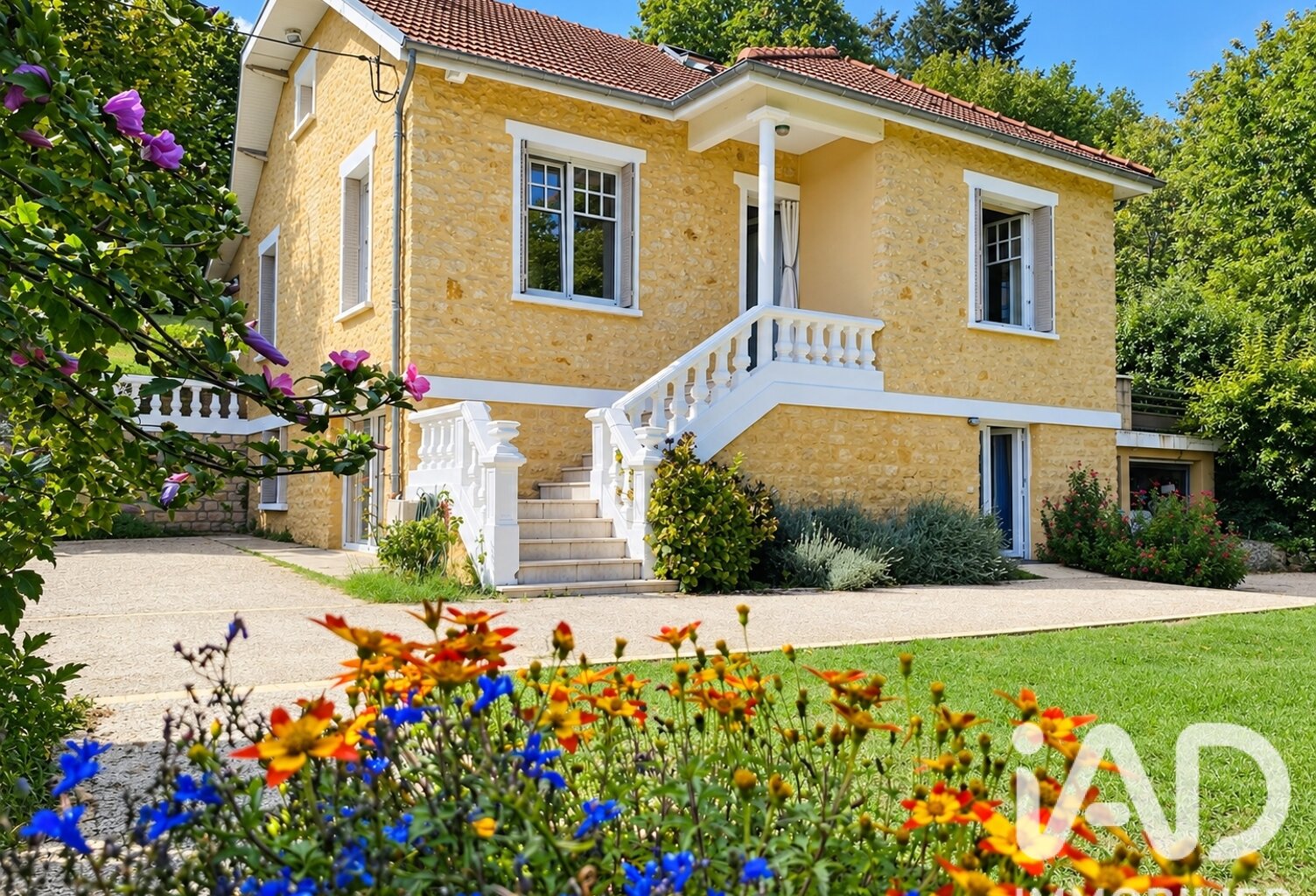 Vente Maison/villa 8 pièces — photo 1