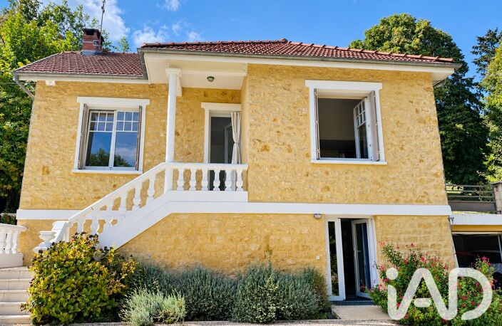 Vente Maison/villa 8 pièces — photo 2