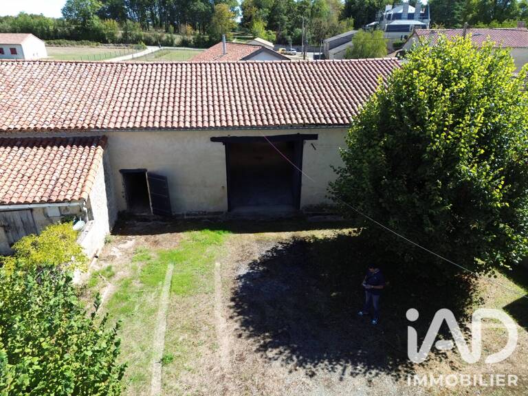 Vente Garage 180 m&sup2; — photo 1