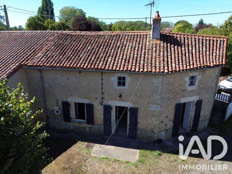 Vente Garage 180 m&sup2; — photo 1