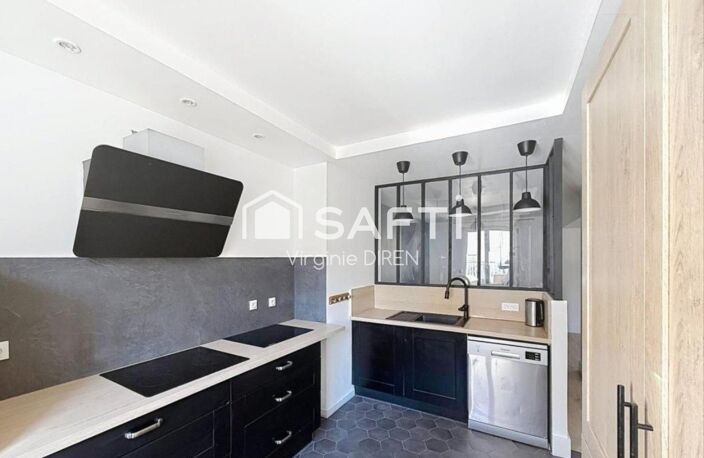 maison familiale , comprenant 7 pièces ave cuisine un salon séjour climatisé ,5 chambres dont une suite parentale avec 1 salle d'eau et une salle de bain ,un jardin avec une terrasse et une piscine — photo 3