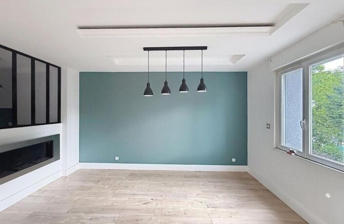 maison familiale , comprenant 7 pièces ave cuisine un salon séjour climatisé ,5 chambres dont une suite parentale avec 1 salle d'eau et une salle de bain ,un jardin avec une terrasse et une piscine — photo 5