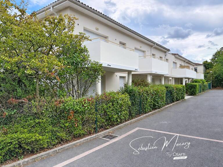 Fargues St Hilaire - T2 avec balcon et parking — photo 1