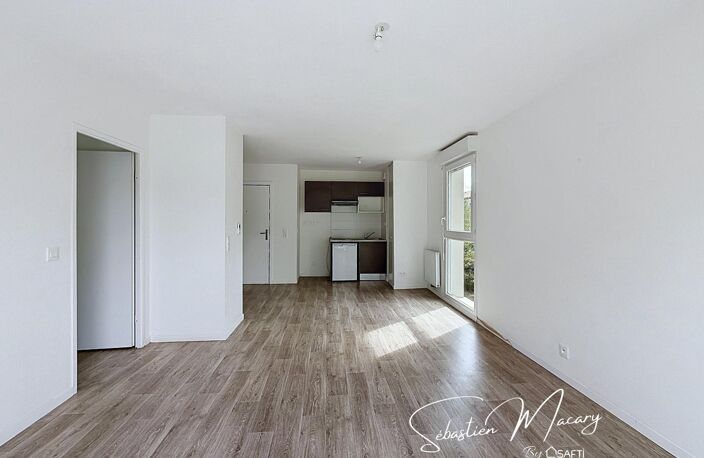 Fargues St Hilaire - T2 avec balcon et parking — photo 3